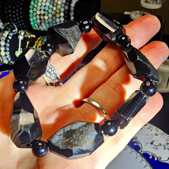 Druzy Black Agate Geode Stretchy Stone Bracelet - Picture 2 of 3